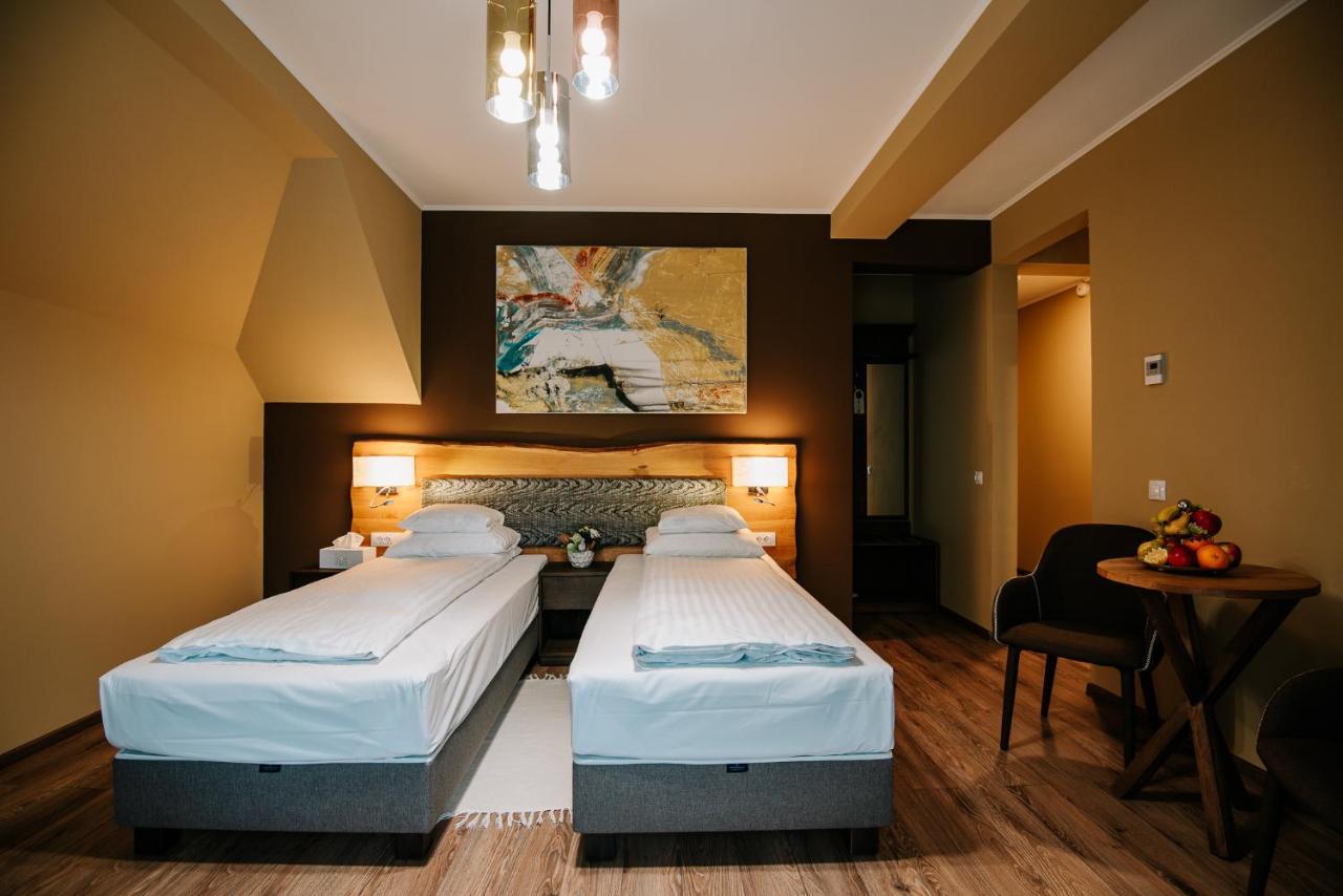 Panorama Boutique Hotel Sfantu Gheorghe  ภายนอก รูปภาพ