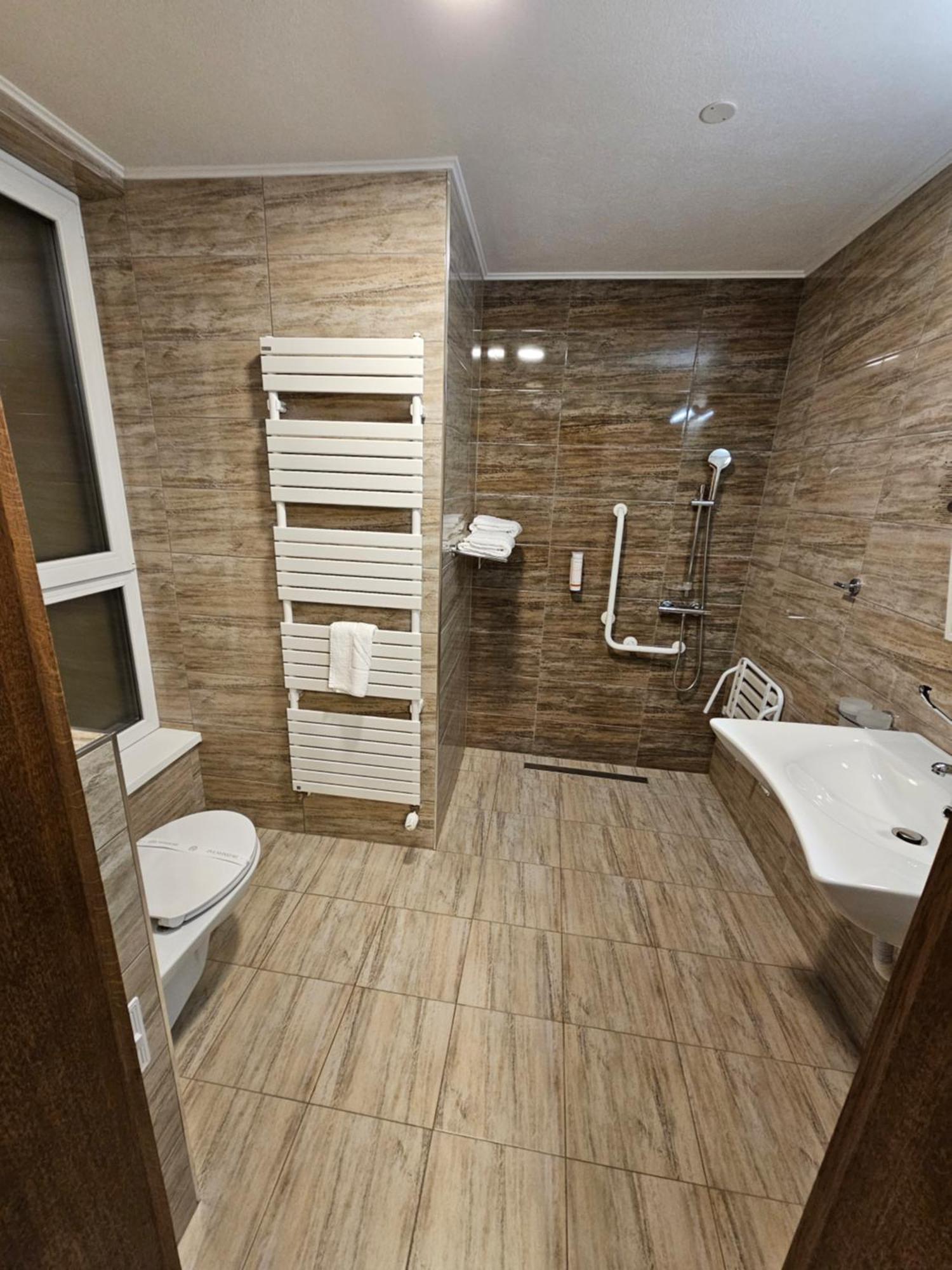 Panorama Boutique Hotel Sfantu Gheorghe  ภายนอก รูปภาพ