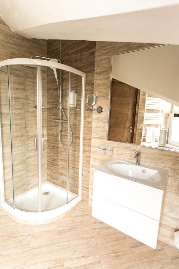 Panorama Boutique Hotel Sfantu Gheorghe  ภายนอก รูปภาพ