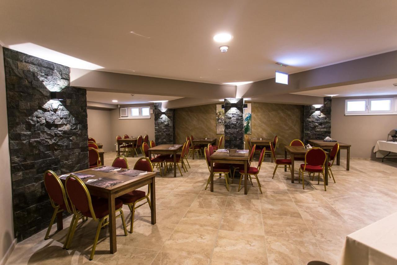 Panorama Boutique Hotel Sfantu Gheorghe  ภายนอก รูปภาพ