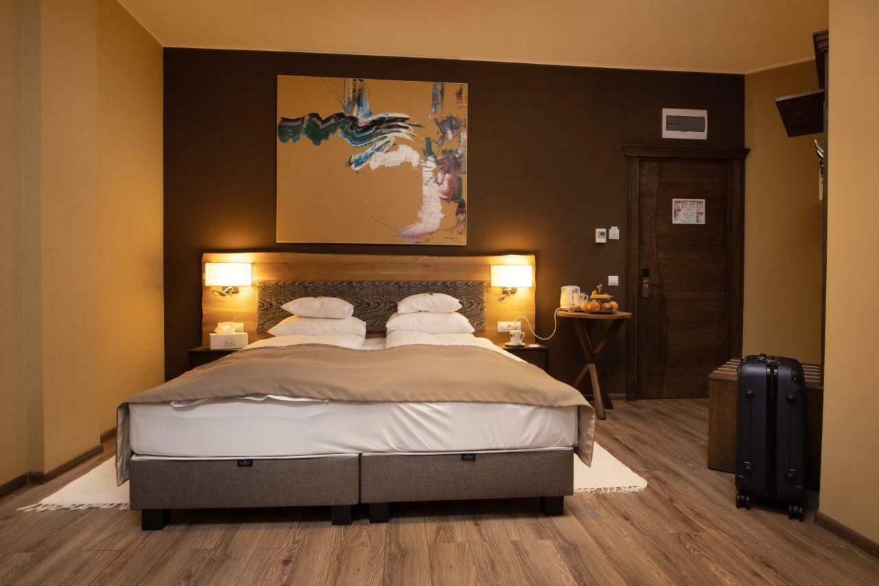 Panorama Boutique Hotel Sfantu Gheorghe  ภายนอก รูปภาพ